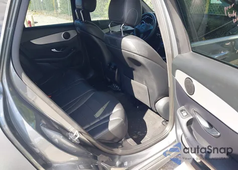 2019 Mercedes-Benz Glc 300 from USA, damaged, VIN WDC0G4JB7KV136032